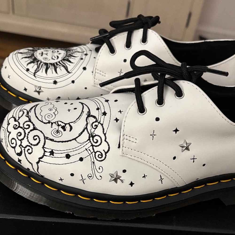 Dr. Martens White Cosmic Design Shoes - Picture 4 of 5